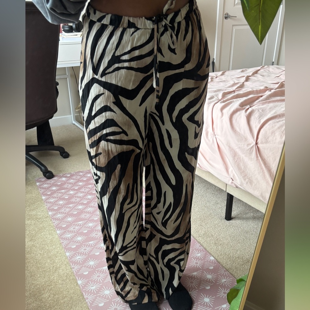Zara Black and Cream Zebra Print Pants